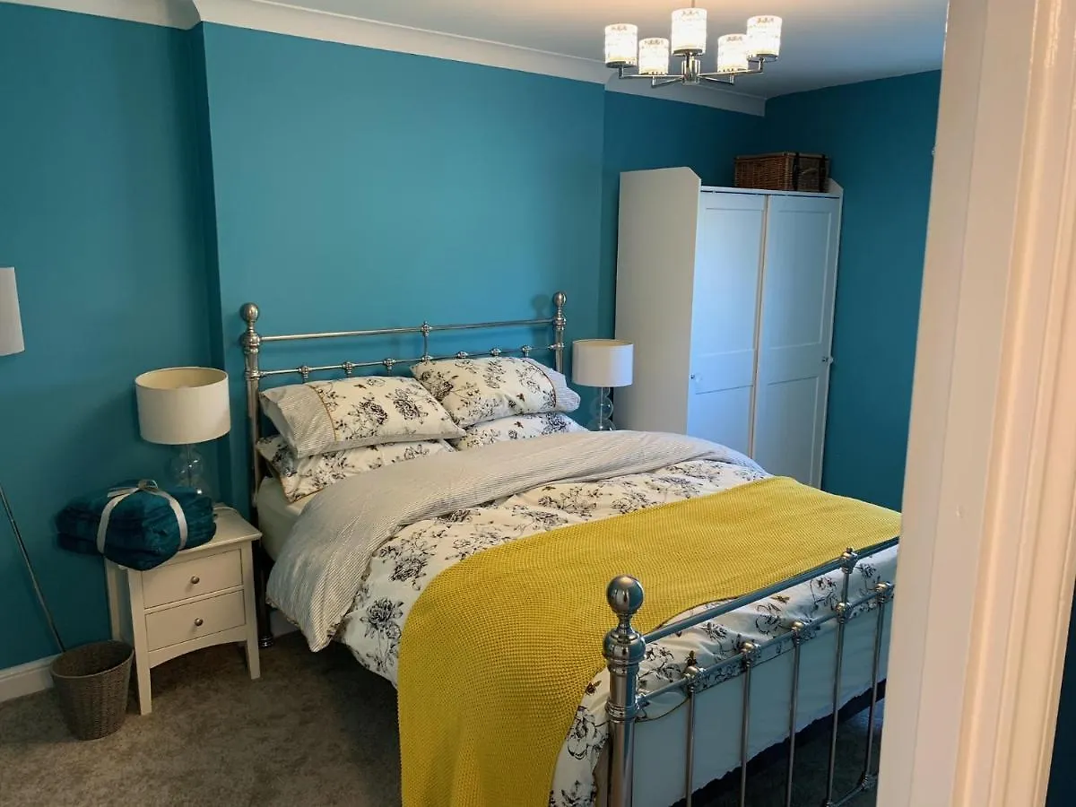 Stylish 2 Bed Penthouse In Trendy Pontcanna Cardiff